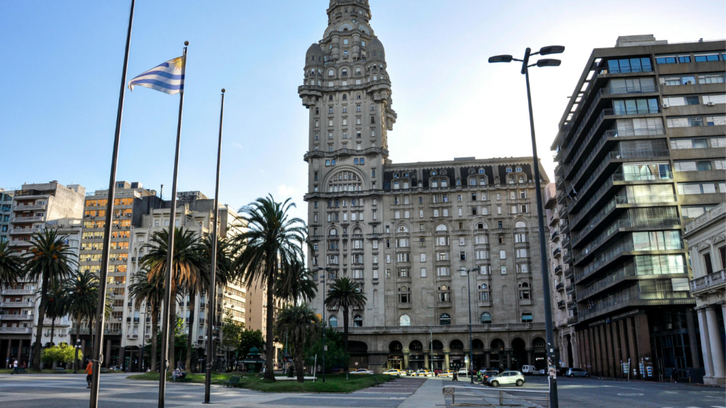 Palacio Salvo en Montevideo, Uruguay. Foto: Nikolai Kolosov.