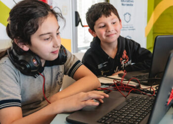 Córdoba impulsa talleres tecnológicos gratuitos para todas las edades