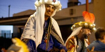 La Carroza de Reyes Magos vuelve a recorrer el centro de Alta Gracia