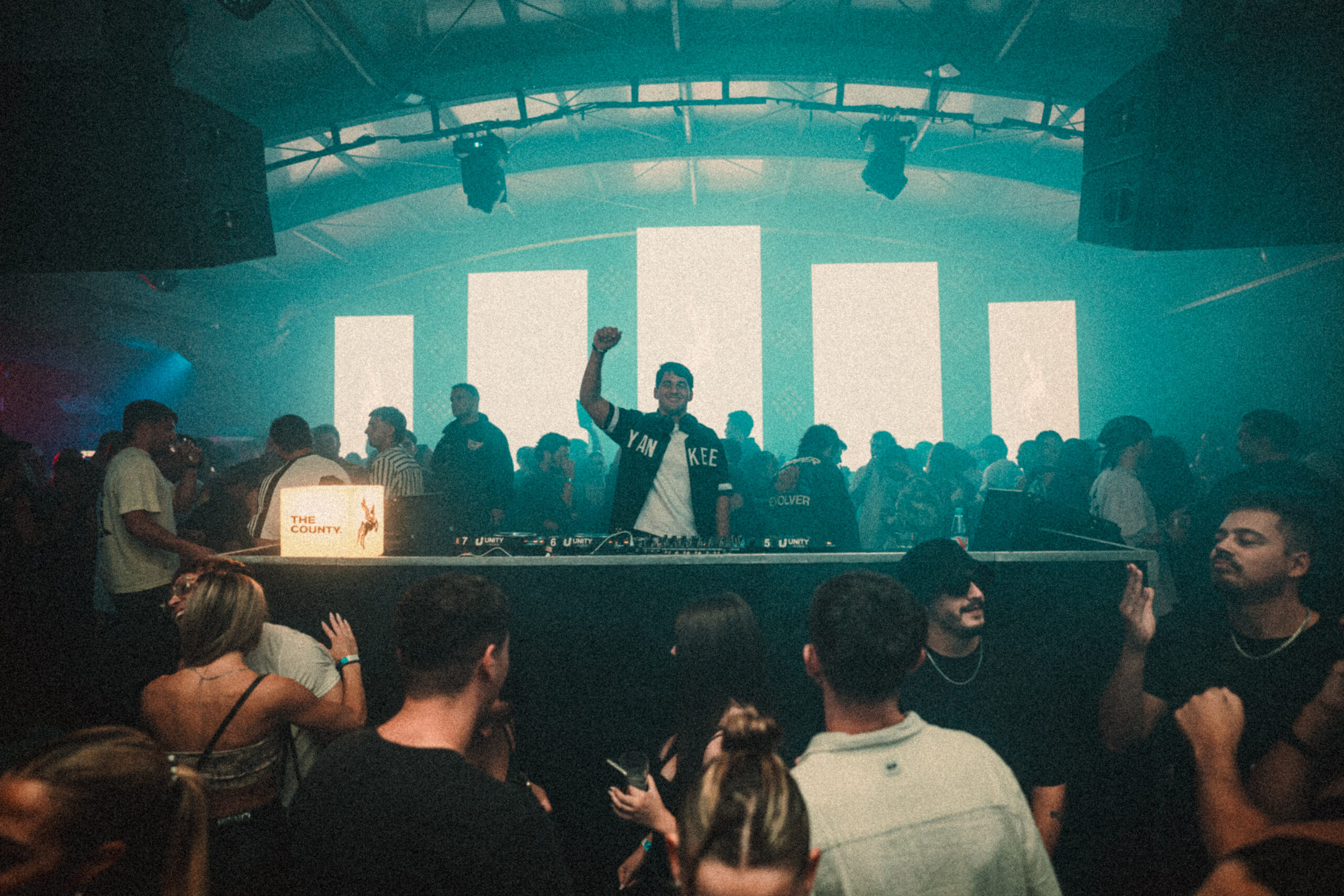 Alejo Fochi regresa a Córdoba con un sunset en Villa Nueva