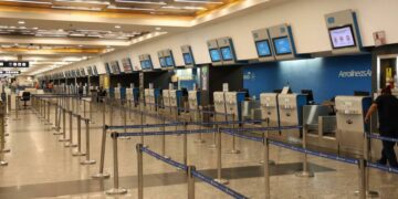 ATE anunció un paro nacional en aeropuertos para el lunes por conflicto salarial ATE