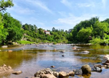 Aguas claras y playas de arena así es el balneario Piedras Negras.