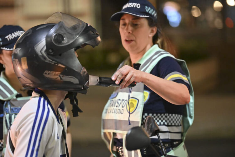 Los controles de alcoholemia continuarán durante esta jornada.