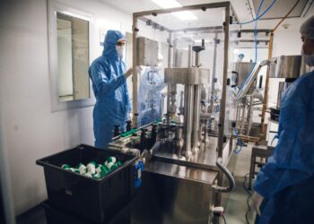 Ambas producciones se realizan bajo estándares farmacéuticos y son parte del trabajo del Laboratorio Municipal