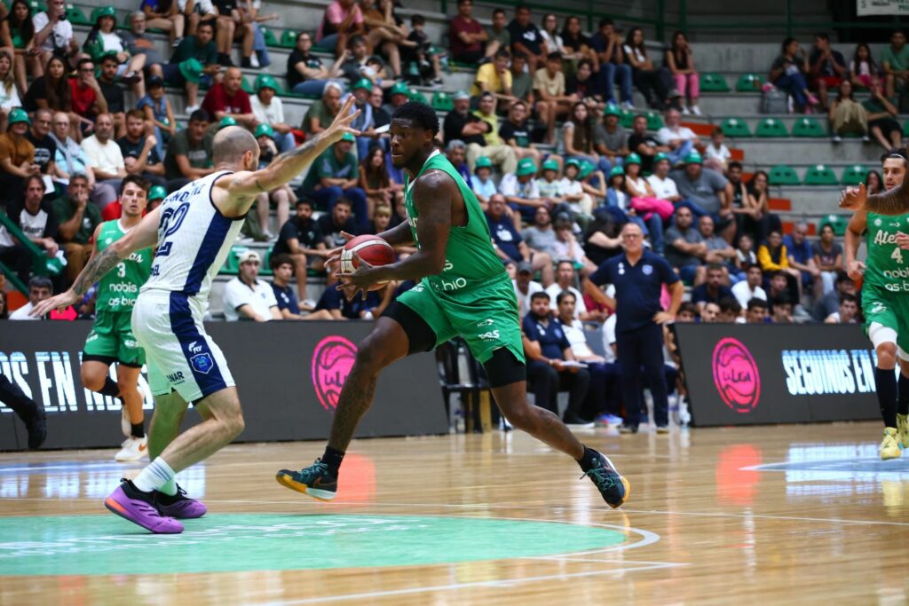 Atenas se recuperó con un triunfazo de local