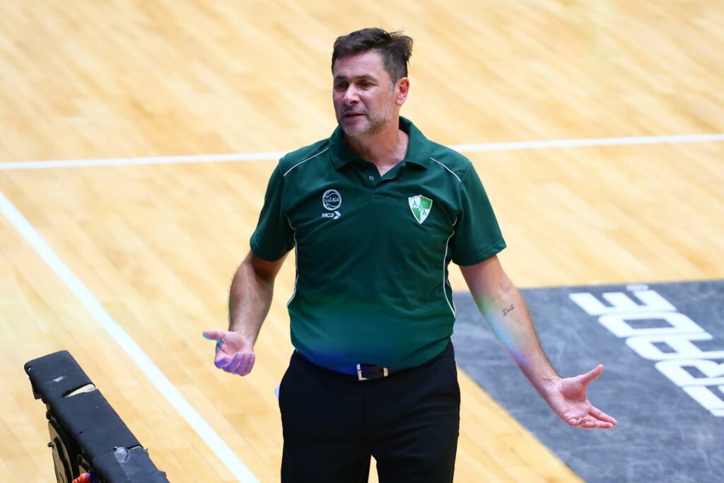 Atenas se renueva para recibir a Olímpico de La Banda