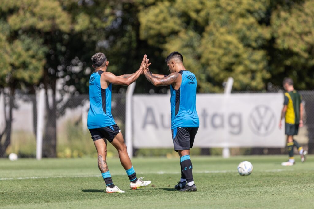 Belgrano: victoria ante Defensa y Justicia con doblete de “Uvita” Fernández