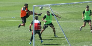 Confirmó amistosos previo al cruce con Vélez