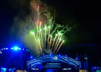 De la loma a la cima del cerro: el rito de los fuegos de Cosquín se vive desde otra altura
