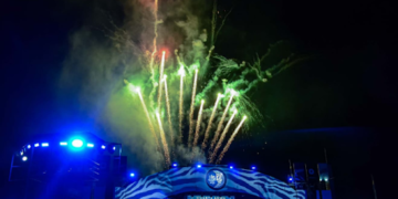 De la loma a la cima del cerro: el rito de los fuegos de Cosquín se vive desde otra altura De la loma a la cima del cerro: el rito de los fuegos de Cosquín se vive desde otra altura