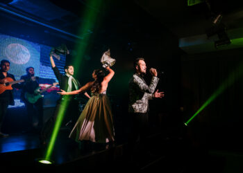 Recorriendo estilos, el viaje musical con el que Emmanuel Aimar conquista las sierras