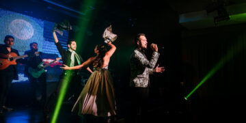 «Recorriendo estilos», el viaje musical con el que Emmanuel Aimar conquista su octava temporada