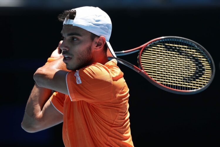 Francisco Cerúndolo se hizo fuerte en su estrenó y ganó en sets corridos.