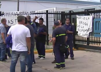 Despiden a 20 operarios de una metalúrgica y reclaman reincorporación.