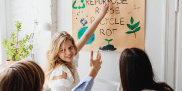 Educación Ambiental: la relevancia de generar conciencia sobre el entorno El 26 de enero es el Día Mundial de la Educación Ambiental, recordado internacionalmente con el fin de enfatizar la importancia de la educación como generadora de conciencia sobre el cuidado del ambiente.