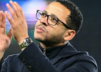 El Chelsea confirmó a Liam Rosenior como su nuevo entrenador