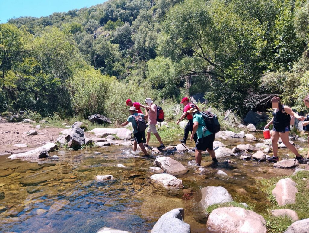 El Duar asistió a dos personas tras caídas
