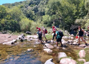 El Duar asistió a dos personas tras caídas