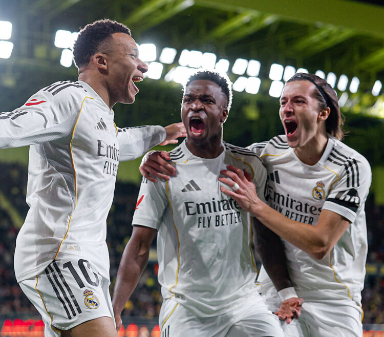 Mbappé celebra su segundo tanto.