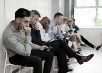 En octubre, solo cuatro provincias registraron mejoras mensuales: San Juan, Río Negro, Santiago del Estero y Córdoba. El empleo formal privado cayó a su nivel más bajo desde 2022, según un estudio privado.