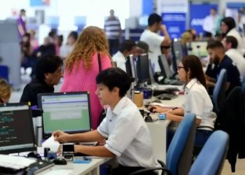 El empleo público nacional cayó 7,2% interanual