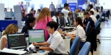 El empleo público nacional cayó 7,2% interanual