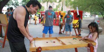 Actividades gratuitas y al aire libre: La Kermés Cultural comienza su recorrido por los barrios de la ciudad El objetivo es acercar propuestas culturales a la comunidad y promover el uso de los espacios públicos como ámbitos de encuentro.