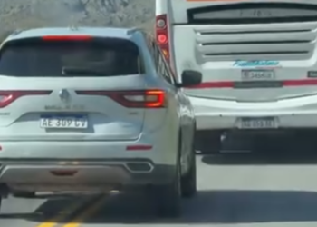 En el caso de la conductora de la Renault Koleos, se dispuso la inhabilitación de la licencia y se presentó una denuncia penal por conducción peligrosa.