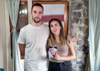 Gastón y Casandra, padres de Alma, impulsan un proyecto para ampliar el test del talón.