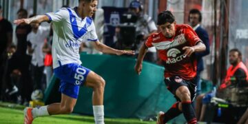 Instituto perdonó y Vélez lo castigó en el final