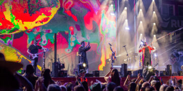 Los Tekis y Ke Personajes encabezan el Día 5