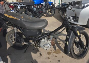 Los sospechosos fueron aprehendidos y trasladados a sede policial junto a las motocicletas secuestradas.