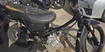 Los sospechosos fueron aprehendidos y trasladados a sede policial junto a las motocicletas secuestradas.