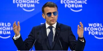 Macron desafía a Trump en Davos y llama a Europa a no ceder