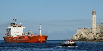 México frenó un envío de petróleo a Cuba tras advertencias de Trump