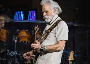 Murió Bob Weir, fundador y guitarrista de la legendaria banda Grateful Dead