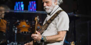 Murió Bob Weir, fundador y guitarrista de la legendaria banda Grateful Dead
