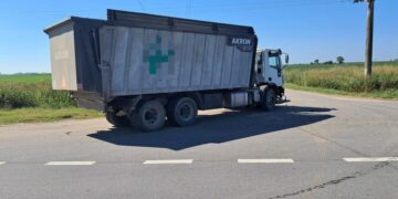 Murió una motociclista en un choque con un camión en Oliva Oliva