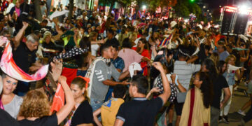 Música y danza para todos: cómo será el circuito de Espectáculos Callejeros 2026 Durante los días del Festival Nacional de Folklore, las calles, plazas, rincones y orillas del río de Cosquín se llenan de música, danza y expresión popular.