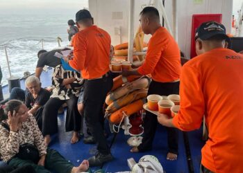 Naufragio en Filipinas deja 15 muertos y más de 100 desaparecidos