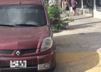 Obstruir una rampa para personas con discapacidad puede tener una multa superior al millón de pesos.