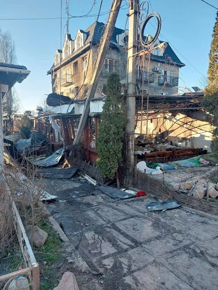 El lugar del ataque de drones ucranianos en la ciudad pro Rusia, Jersón.