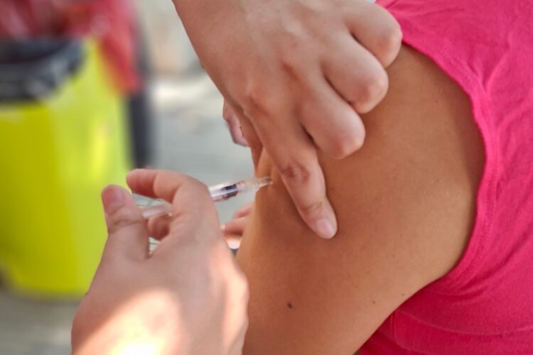 También se podrá iniciar o completar esquema con vacunas del Calendario Nacional.