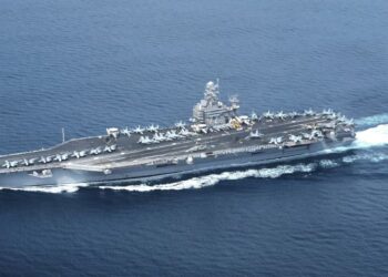 Trump envió una flota masiva a Irán y exigió un acuerdo nuclear inmediato