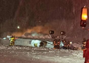 Un avión privado se estrelló en medio de la tormenta invernal
