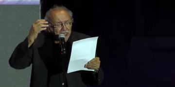 Un poeta lanzó una dura metáfora política en Cosquín y generó repercusión nacional