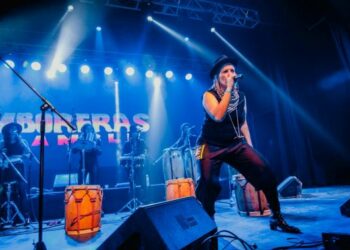 Vivi Pozzebón lleva su ritual de tambores y voz al ciclo La Peñera