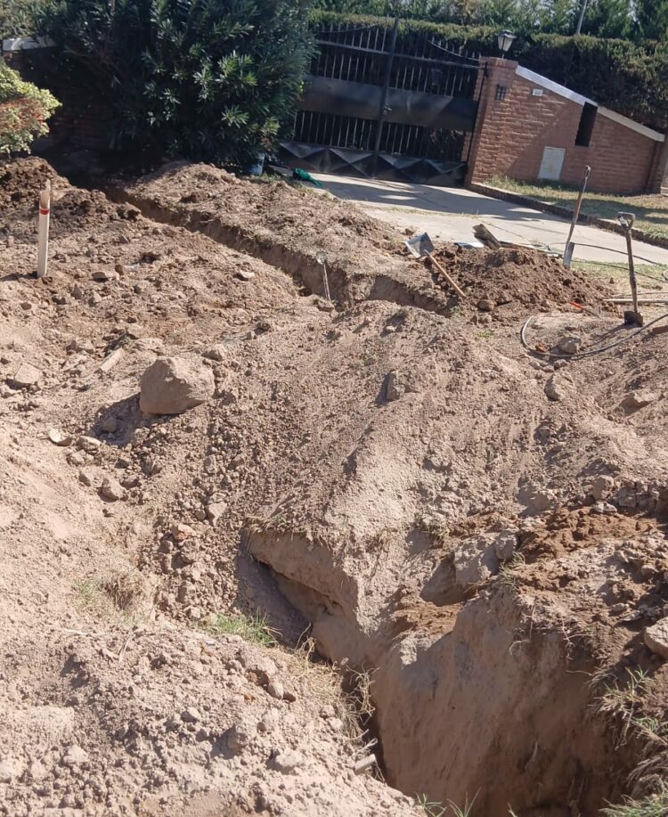 Pese a ser trasladado de urgencia al hospital, la víctima falleció y la Justicia investiga las causas.