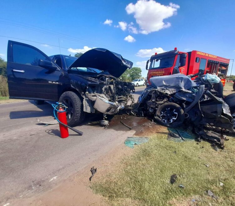 Un hombre murió tras un choque frontal de camionetas en Villa María El siniestro ocurrió en la tarde del miércoles a la altura del kilómetro 155 de la ruta 158, en jurisdicción de Villa María.