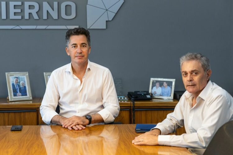 La Provincia mantiene diálogo y trabajo conjunto con los Municipios y Comunas El ministro Manuel Calvo se reunió con intendentes, jefes comunales y legisladores para armar una agenda de trabajo para los próximos meses.